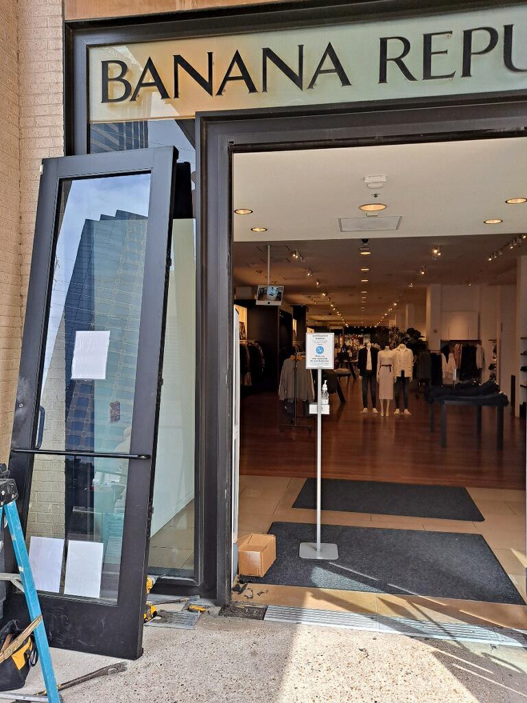 commercial door repair for Banana Republic in Dallas, Texas